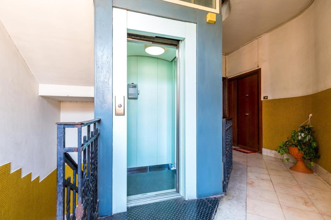Rione Emanuele III - 4 bedroom apartment Napoli Esterno foto